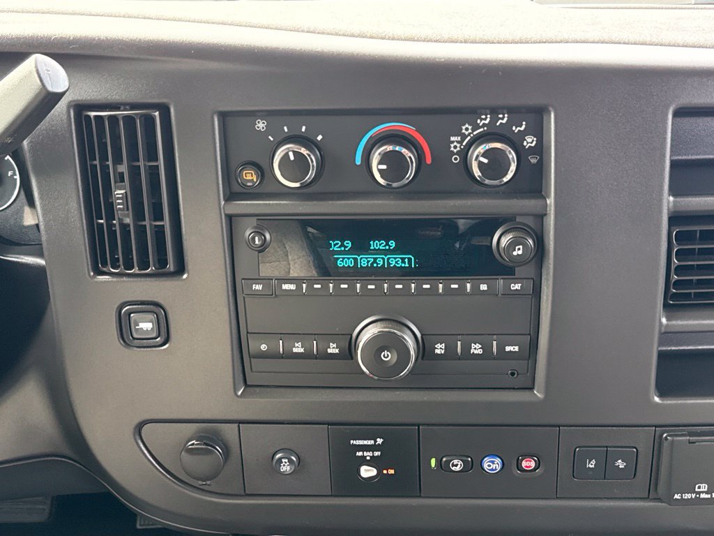 Used 2025 Chevrolet Express 3500 LT w/ LT Preferred Equipment Group RWD image 23
