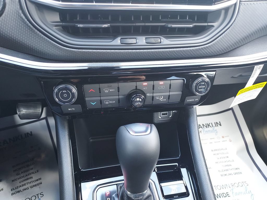 New 2026 Jeep Compass Latitude AWD/4WD image 22