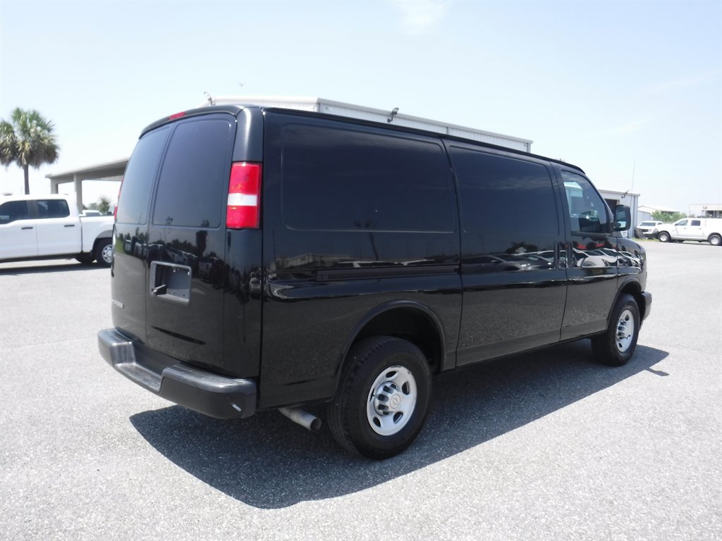 Used 2021 Chevrolet Express 2500 w/ Driver Convenience Package RWD image 7