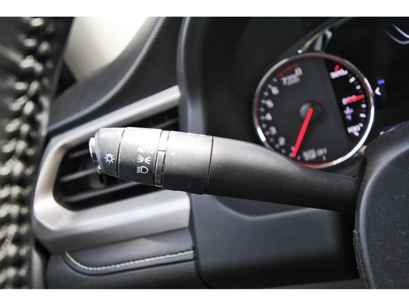 Used 2020 GMC Acadia Denali FWD image 17