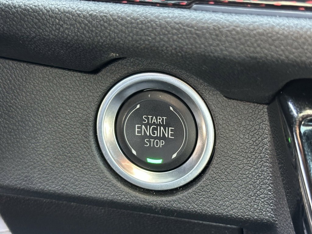 Used 2025 Chevrolet Traverse Z71 w/ Driver Confidence Package image 32