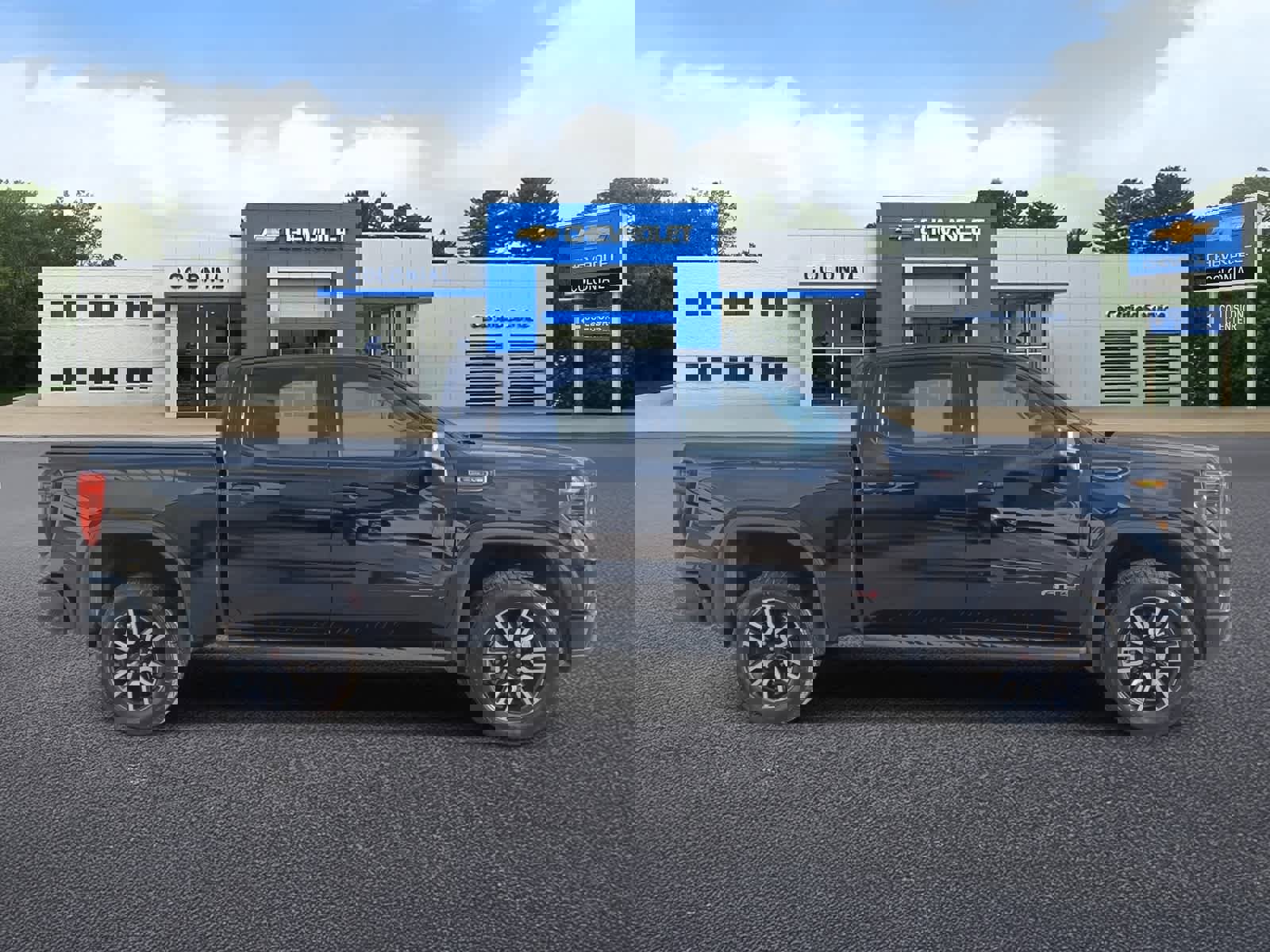 Used 2024 GMC Sierra 1500 AT4 w/ AT4 Premium Package image 3