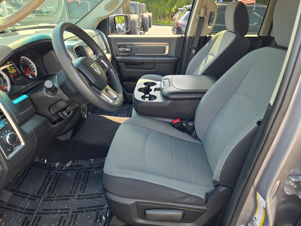 Used 2024 RAM 1500 Classic SLT AWD/4WD image 21