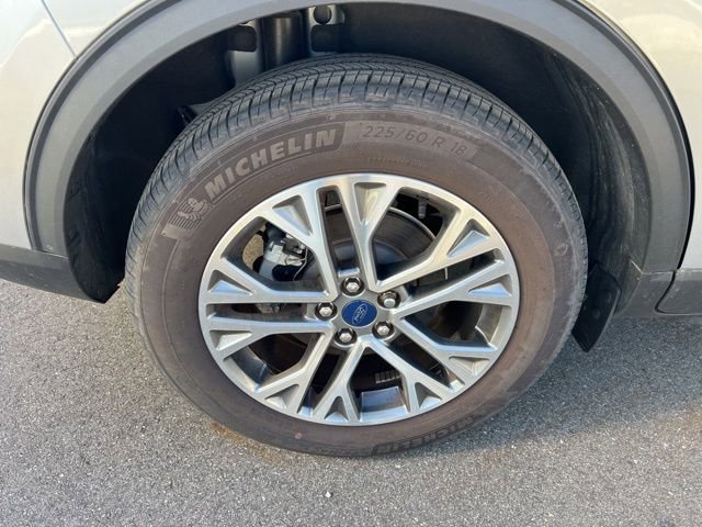 Used 2022 Ford Escape SEL AWD/4WD image 9