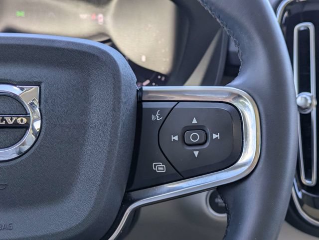 Certified 2023 Volvo XC40 B5 Plus w/ Protection Package Premier AWD/4WD image 32