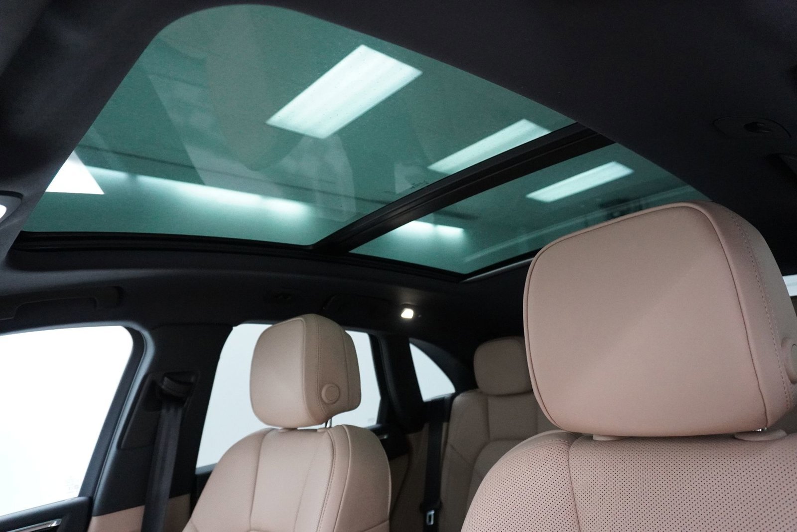 New 2026 Porsche Macan image 28