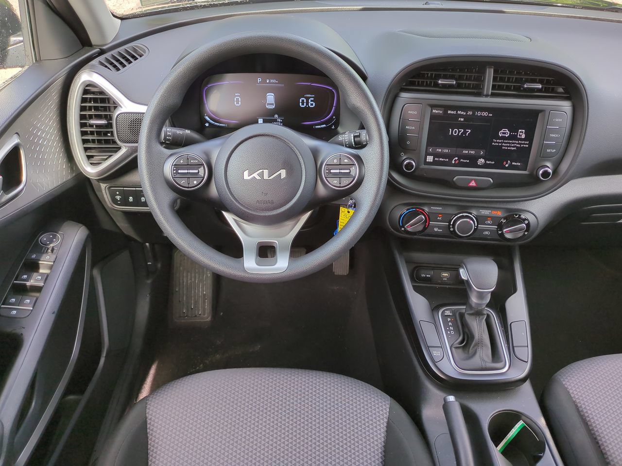 Certified 2025 Kia Soul LX w/ LX Technology Package FWD image 16