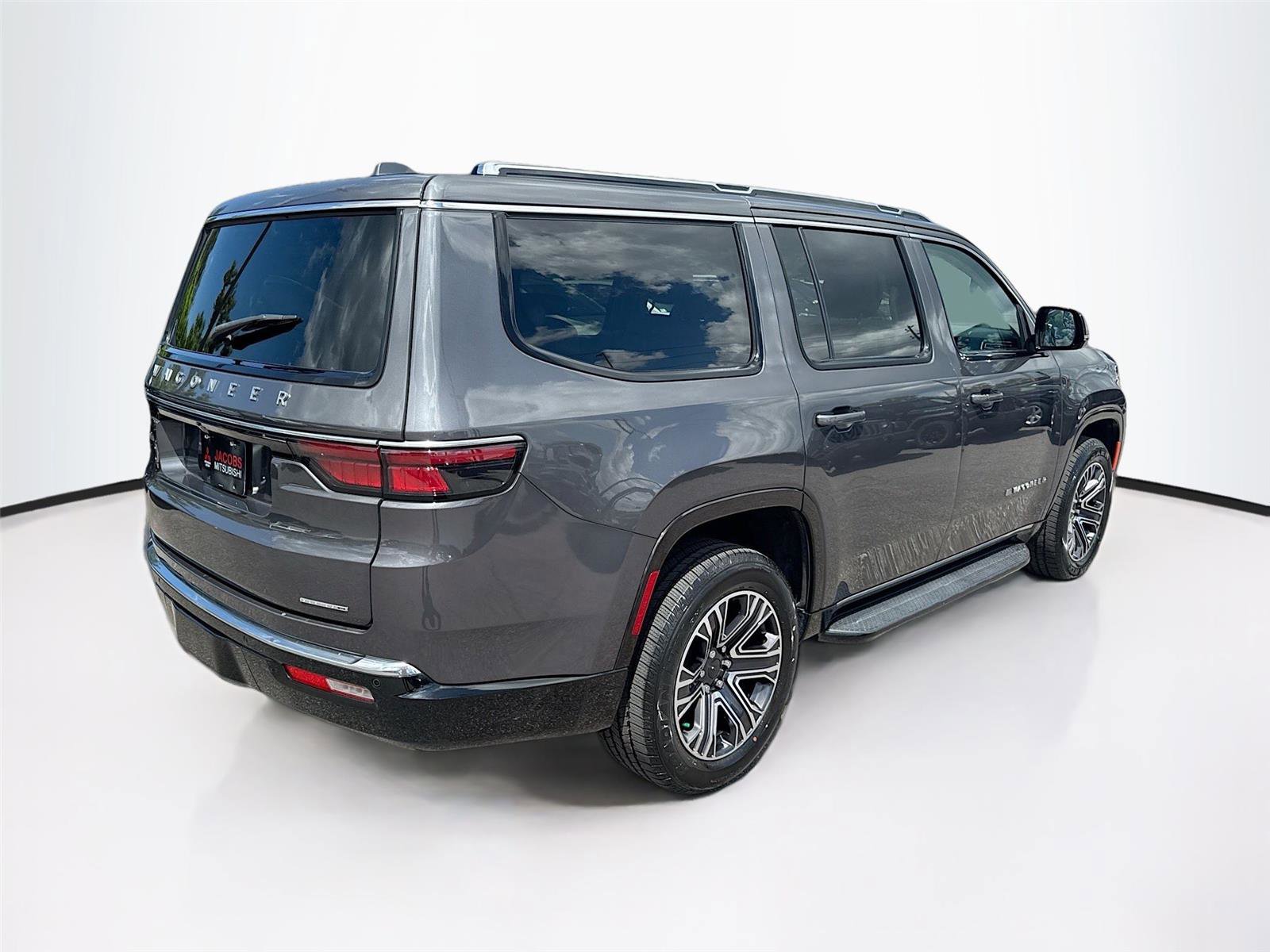 Used 2022 Jeep Wagoneer Series III w/ Flexible Seating Group image 7