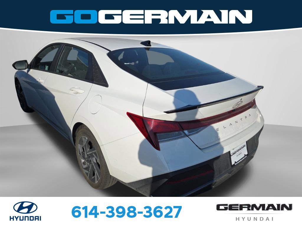Used 2025 Hyundai Elantra Sport FWD image 7