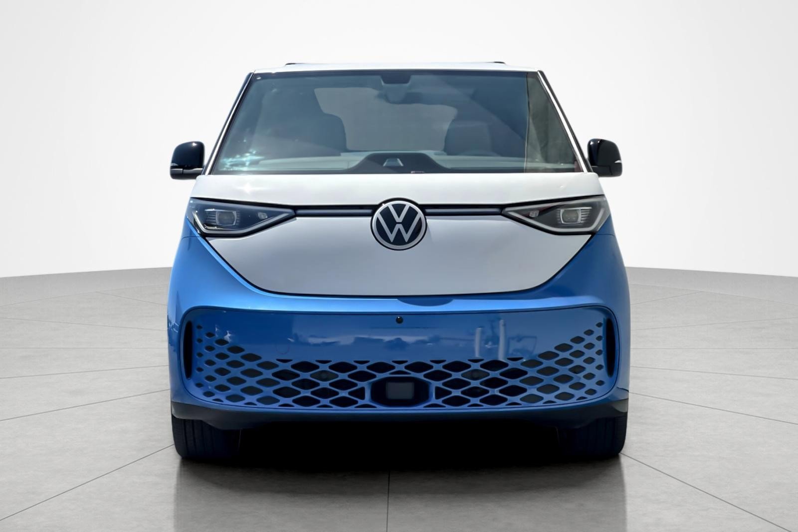 Used 2025 Volkswagen ID. Buzz 1st Edition RWD image 8