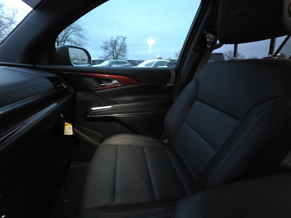 Used 2024 Chevrolet Traverse Z71 image 20