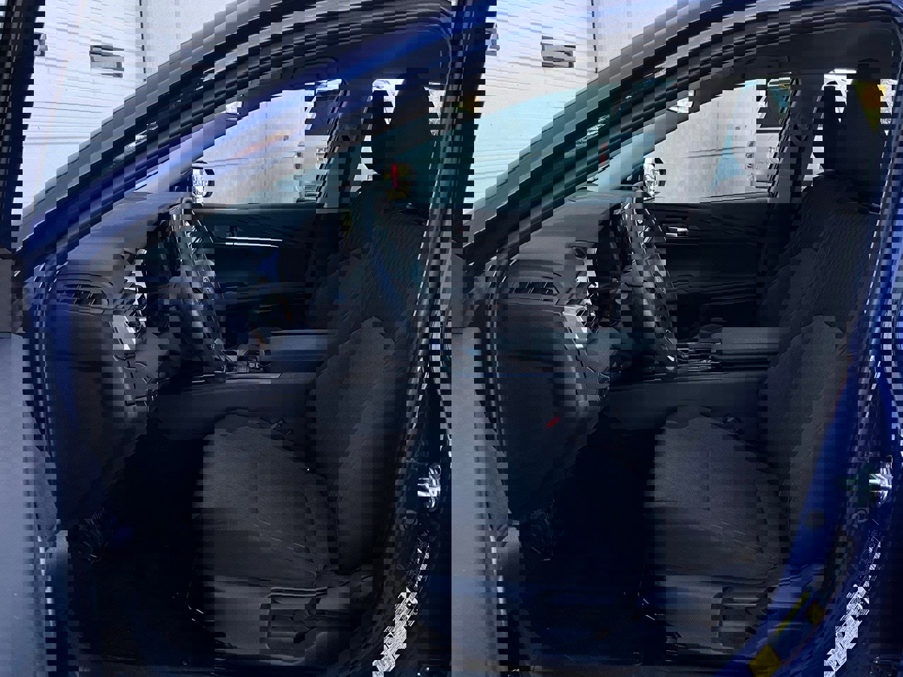 Used 2025 Toyota Camry LE image 10