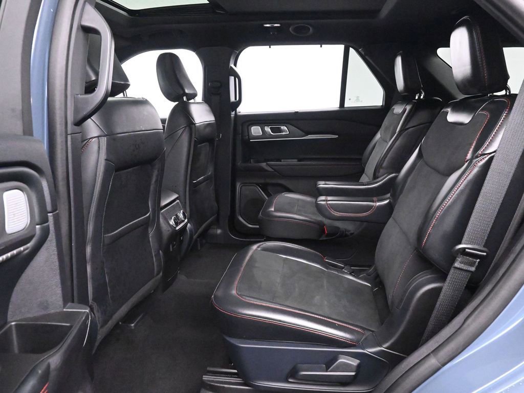 Used 2025 Ford Explorer ST image 15