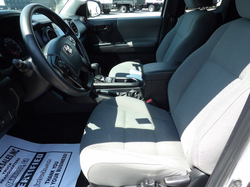 Used 2023 Toyota Tacoma SR RWD image 17