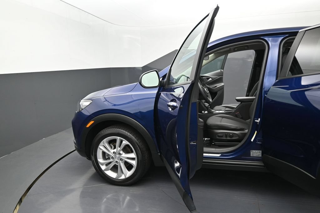 Used 2023 Buick Encore GX Preferred w/ Cold Weather Comfort Package AWD/4WD image 13