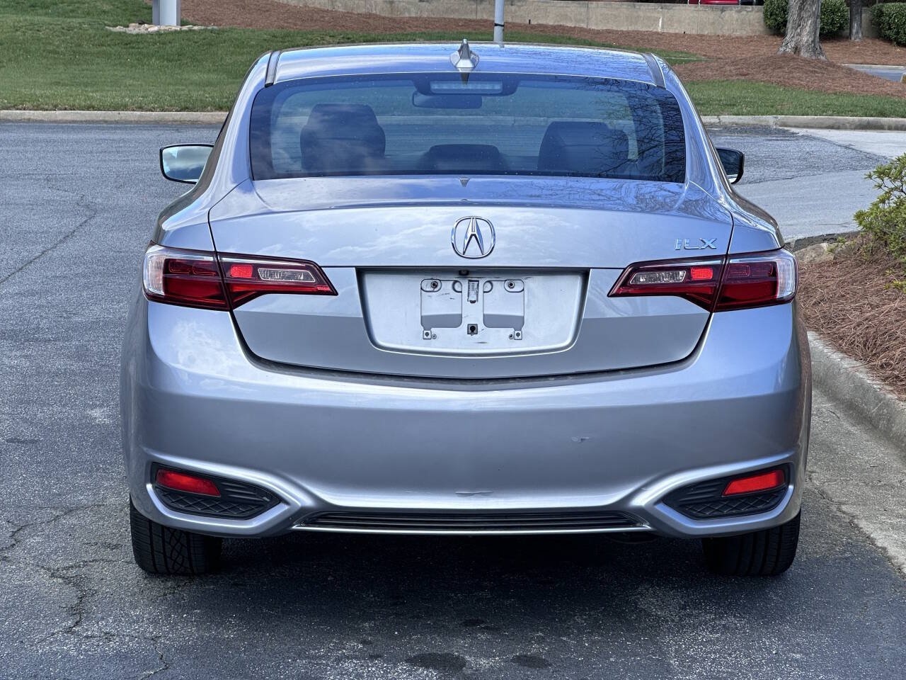 Used 2018 Acura ILX w/ AcuraWatch Plus Package FWD image 4
