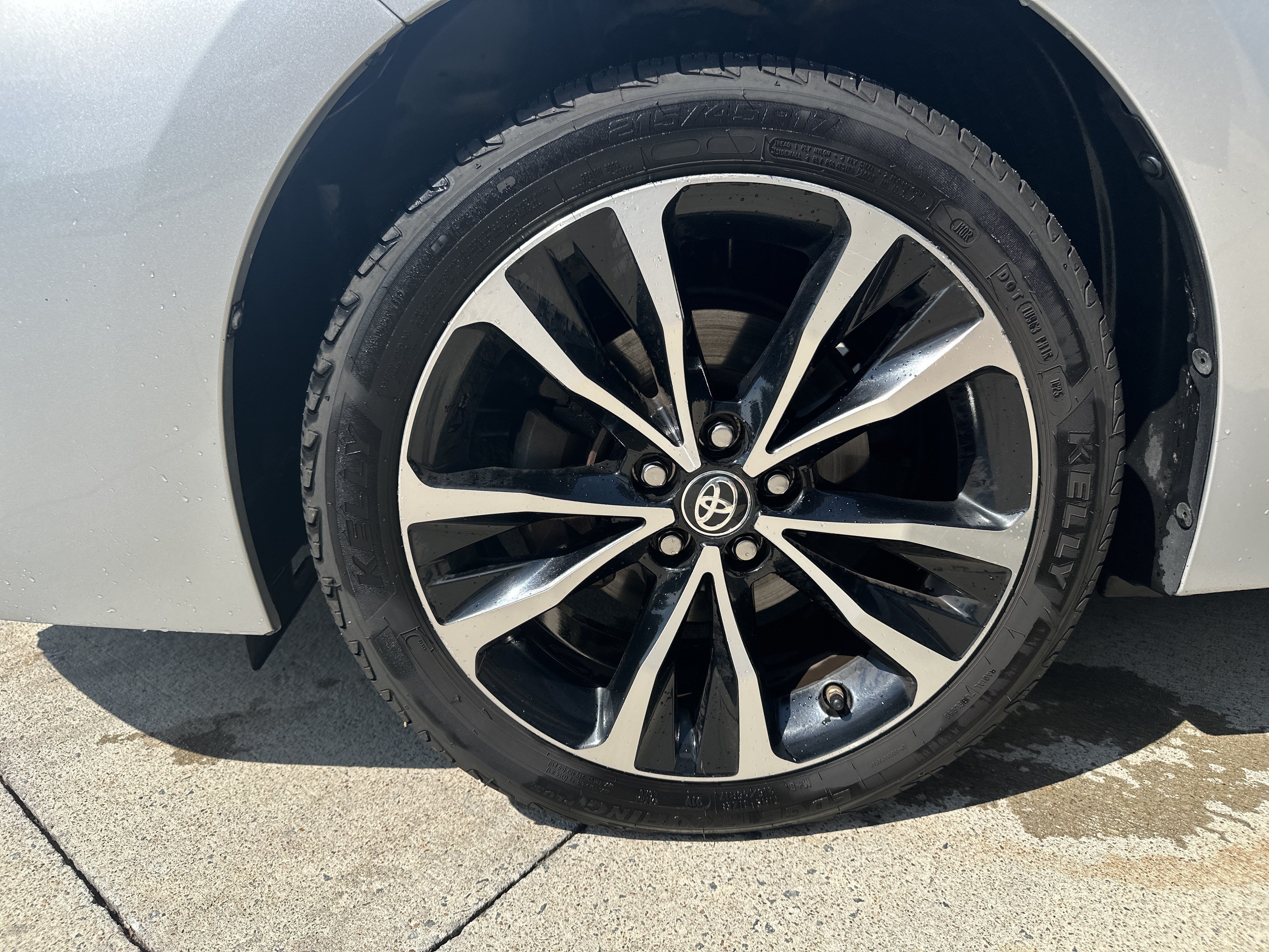 Used 2017 Toyota Corolla SE w/ Carpet Mat Package (TMS) FWD image 18