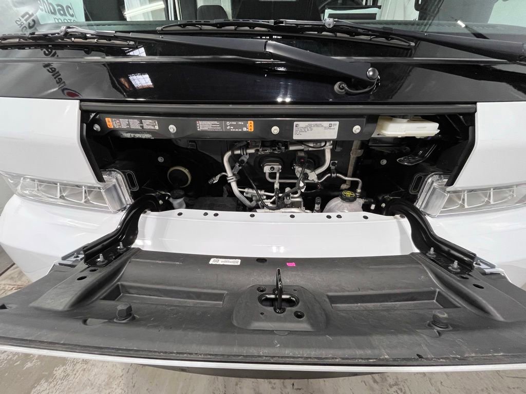 Used 2024 Chevrolet Brightdrop 400 w/ Commercial Equipment Package AWD/4WD image 9