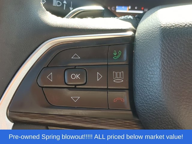 Used 2025 Jeep Grand Cherokee Laredo X AWD/4WD image 27