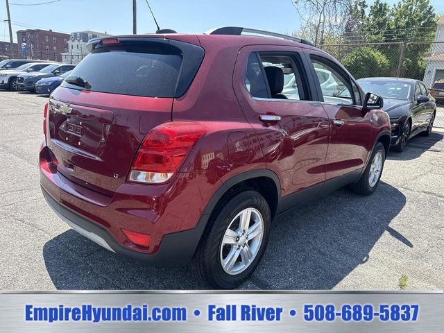 Used 2019 Chevrolet Trax LT w/ Sun & Sound Package AWD/4WD image 8