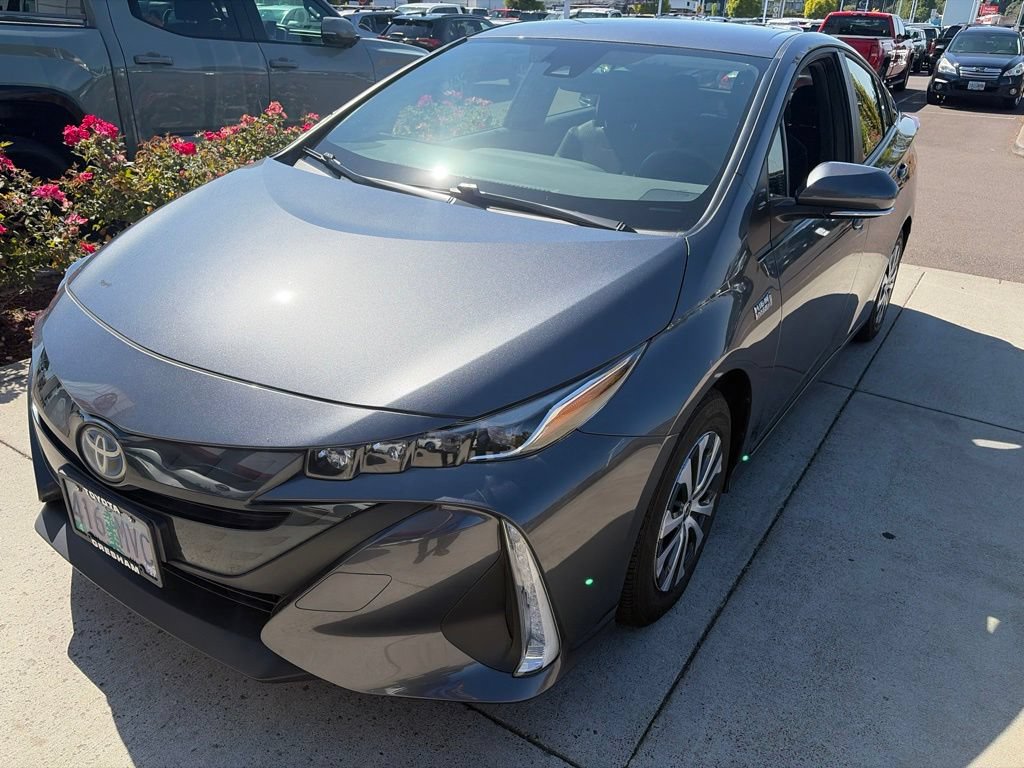 Used 2021 Toyota Prius Prime LE w/ Carpet Mat Package (TMS) FWD image 8