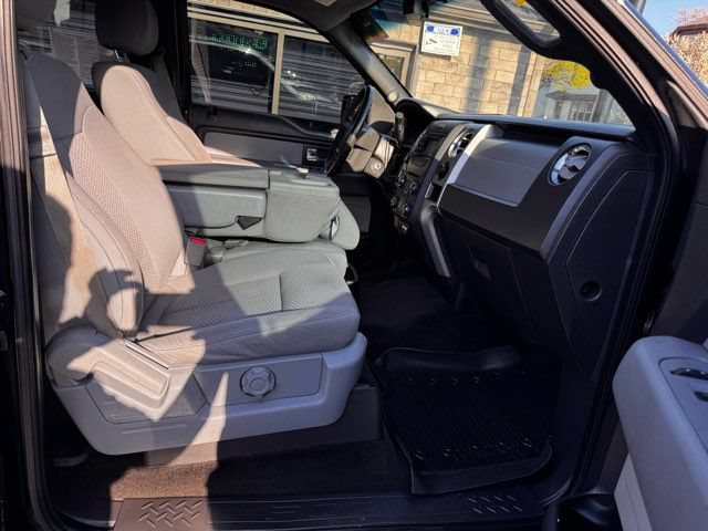 Used 2014 Ford F150 XLT w/ Equipment Group 302A Luxury AWD/4WD image 32