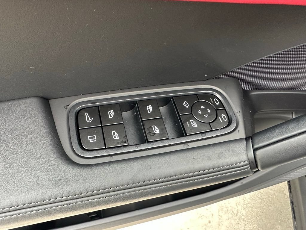 Used 2026 Porsche Cayenne E-Hybrid Coupe AWD/4WD image 21