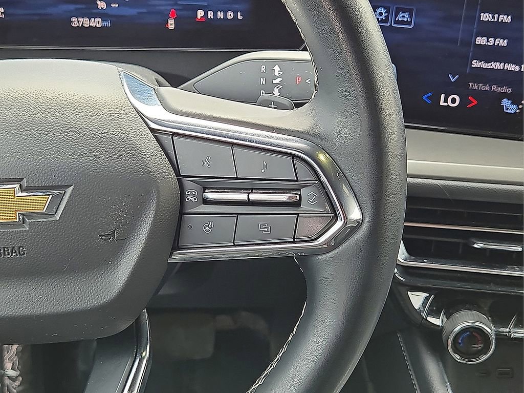 Used 2025 Chevrolet Traverse LT image 20