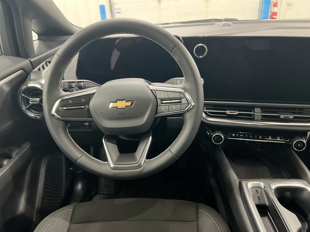 New 2026 Chevrolet Equinox EV LT w/ Comfort Package AWD/4WD image 11