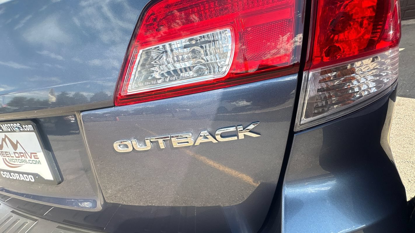 Used 2013 Subaru Outback 2.5i Premium AWD/4WD image 23
