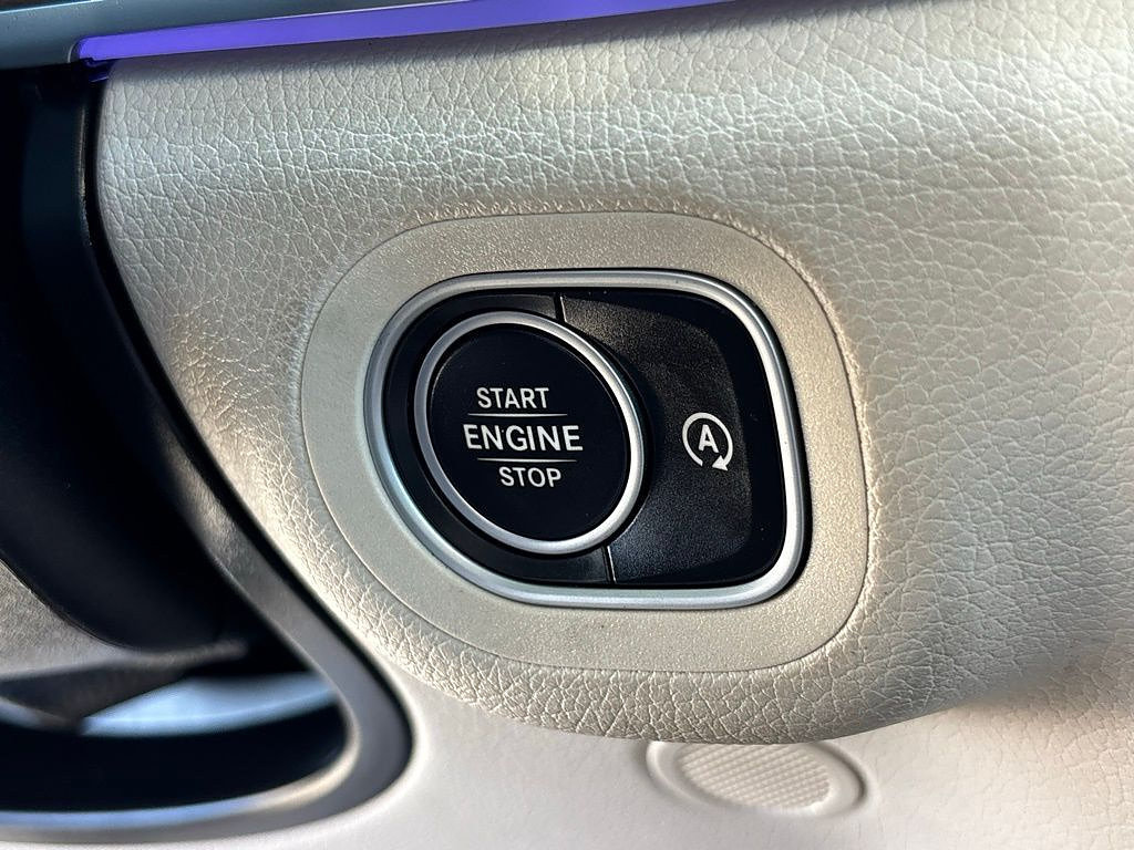 Used 2025 Mercedes-Benz GLS 450 4MATIC image 16