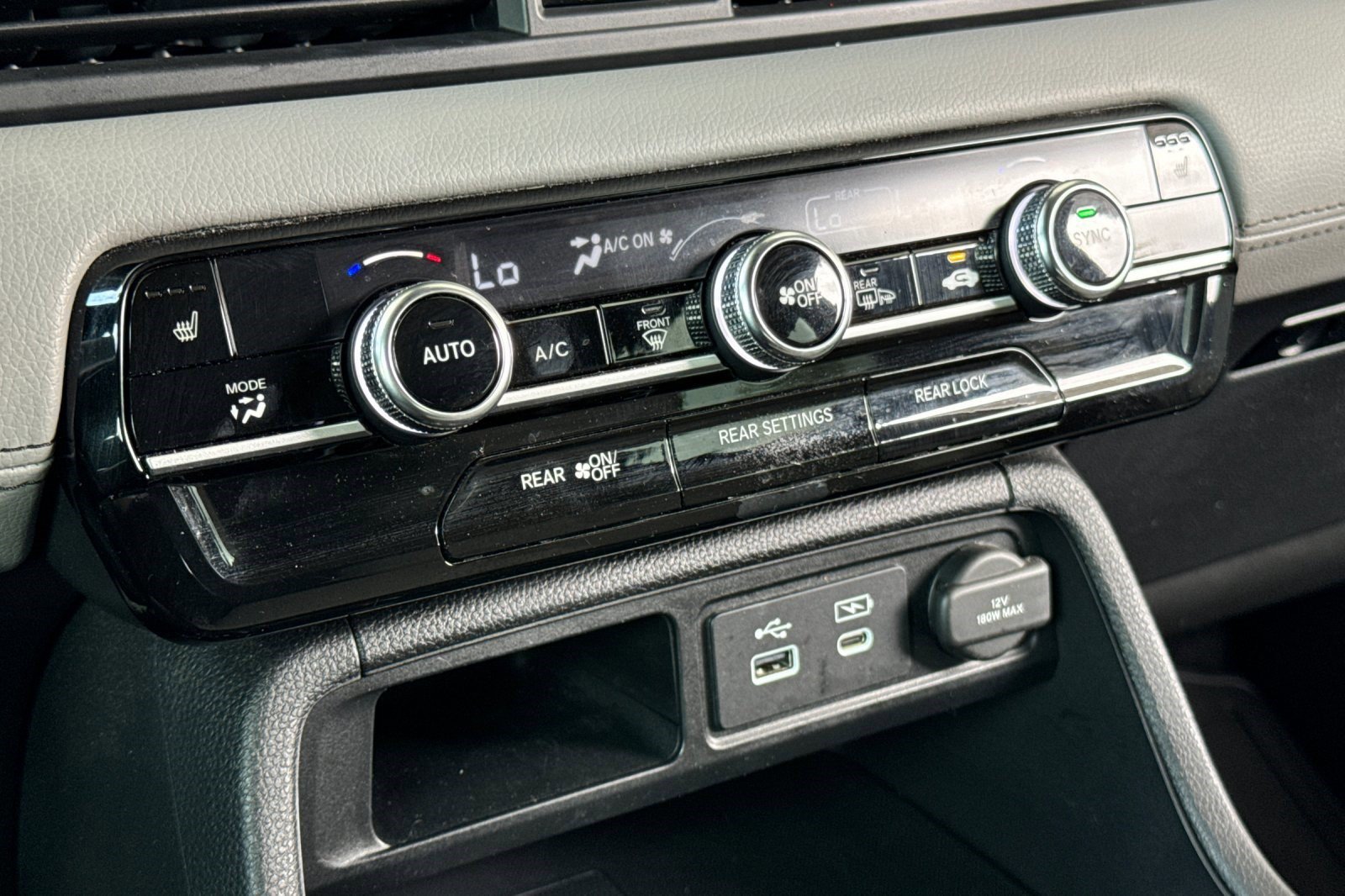 Certified 2025 Honda Pilot Touring image 20