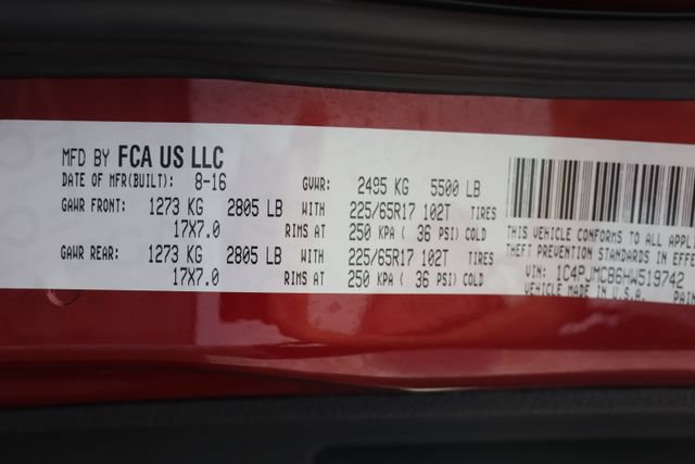 Used 2017 Jeep Cherokee Latitude AWD/4WD image 27