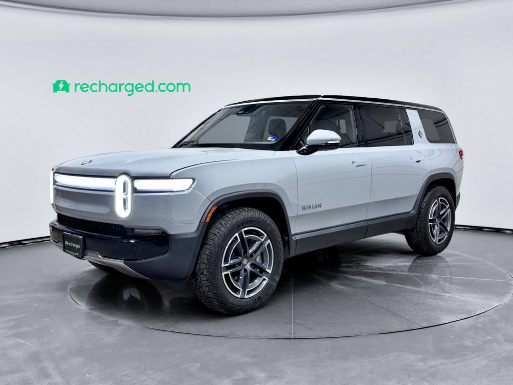 Used 2025 Rivian R1S Adventure Dual AWD/4WD image 1