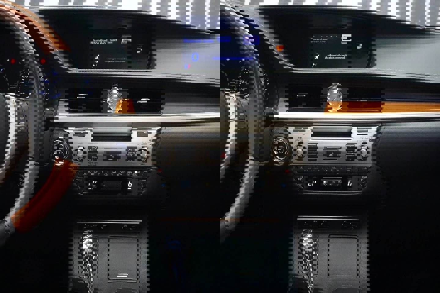 Used 2013 Lexus ES 300h image 18