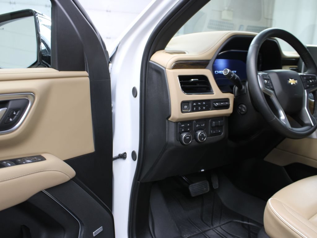 Used 2024 Chevrolet Suburban Premier AWD/4WD image 63