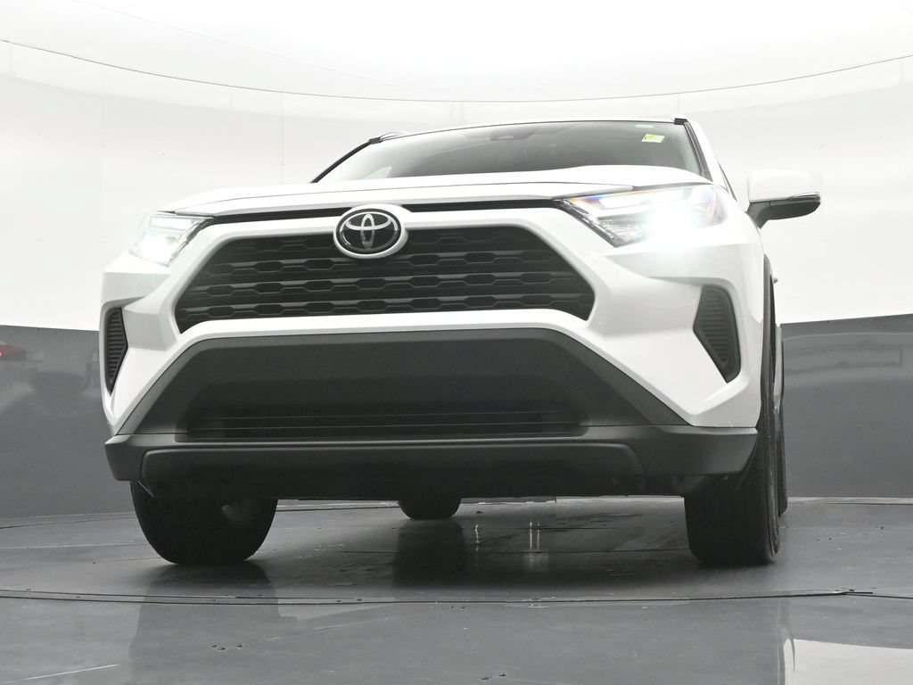 Used 2025 Toyota RAV4 XLE w/ Convenience Package FWD image 30