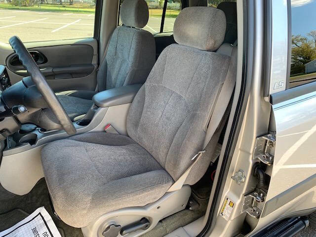 Used 2004 Chevrolet TrailBlazer LS w/ LS Preferred Equipment Group image 22