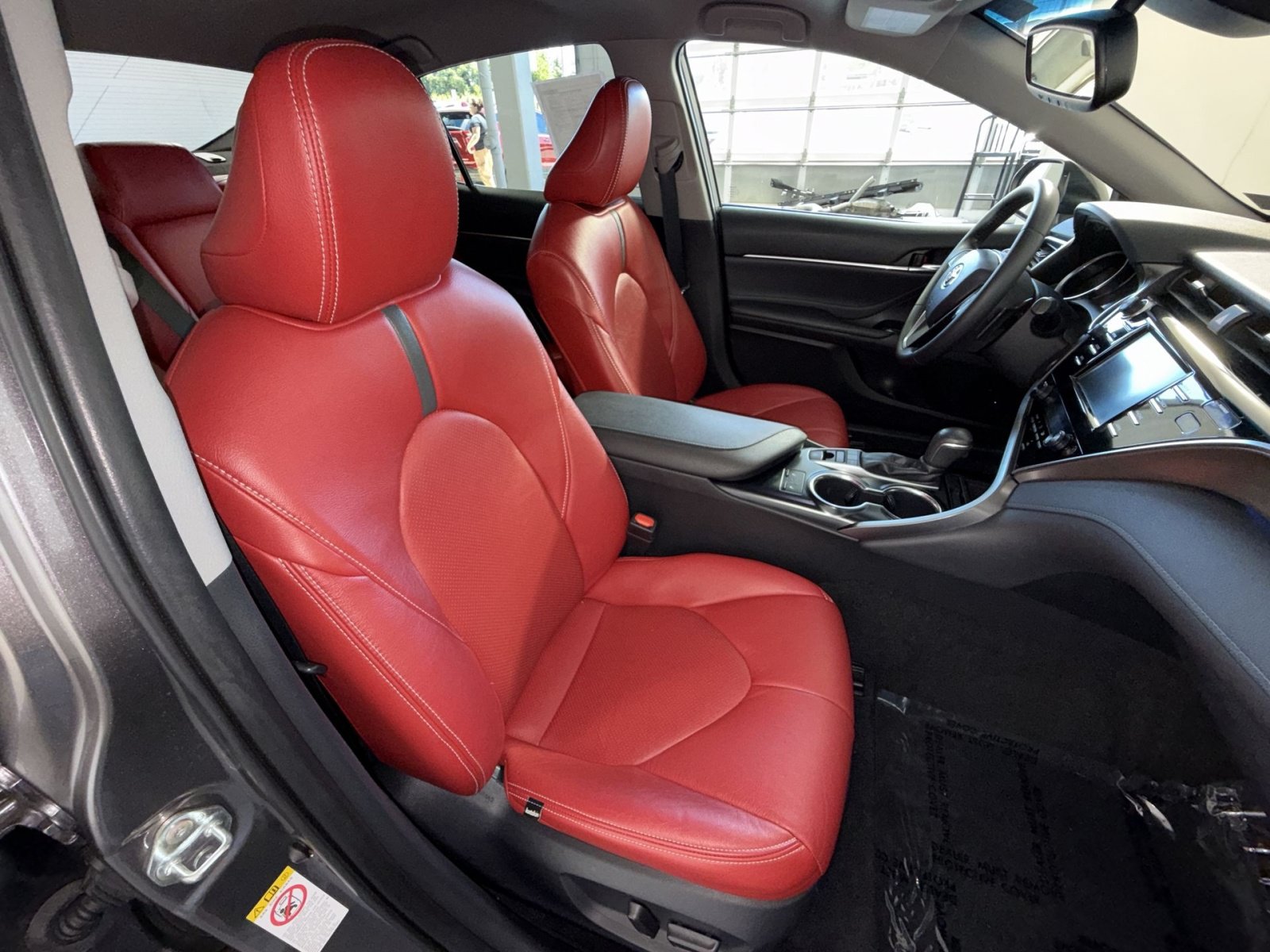 Used 2018 Toyota Camry XSE FWD image 25