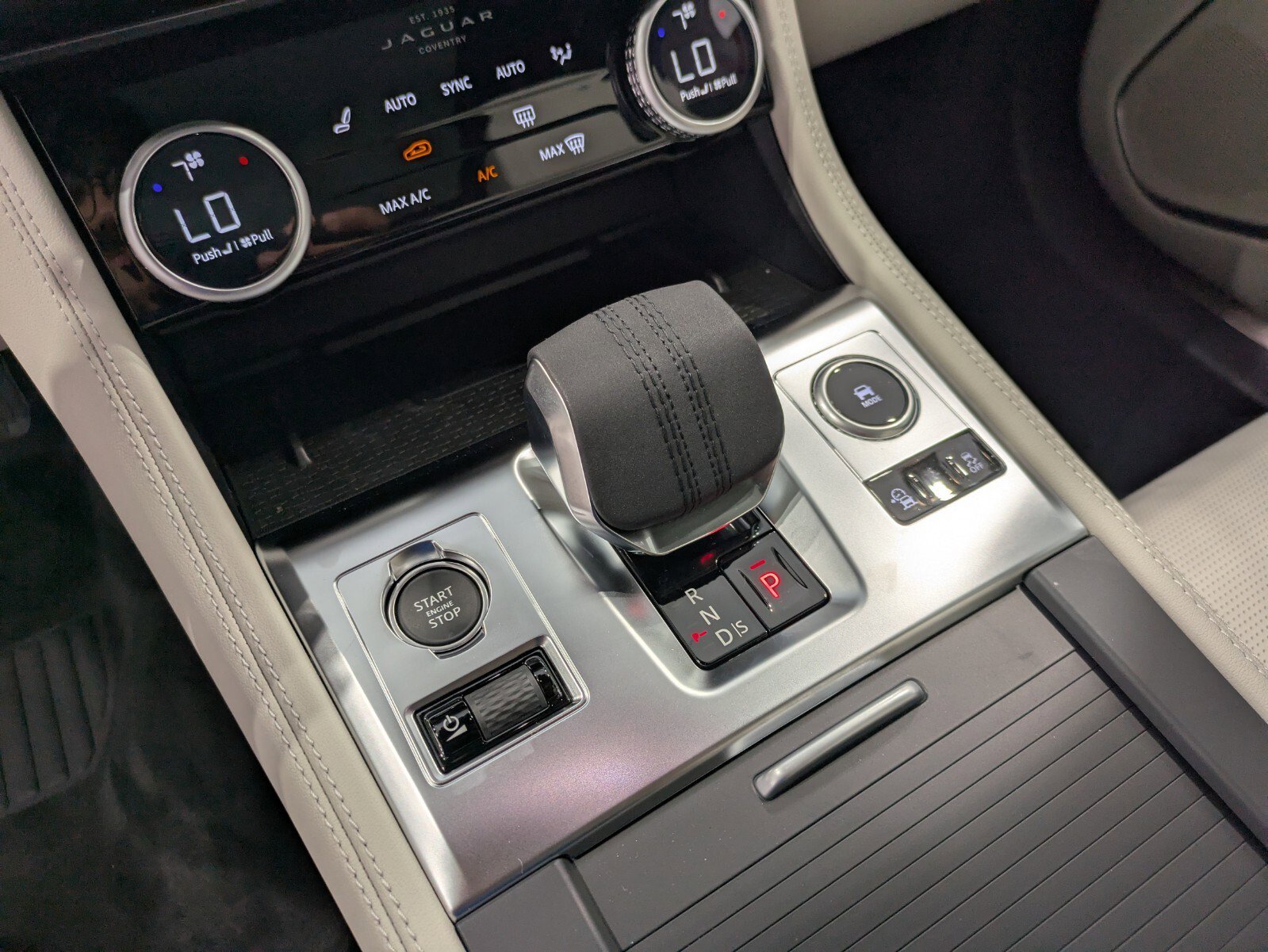 New 2026 Jaguar F-PACE R-Dynamic S image 19