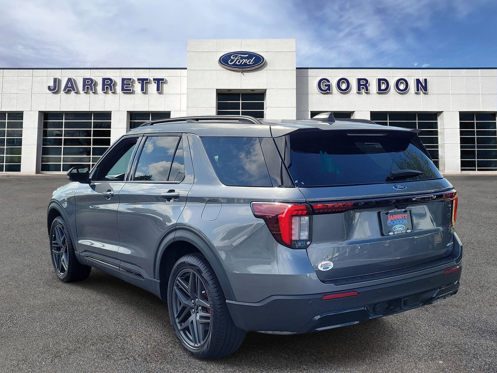 Certified 2025 Ford Explorer ST-Line w/ ST-Line Street Pack AWD/4WD image 3