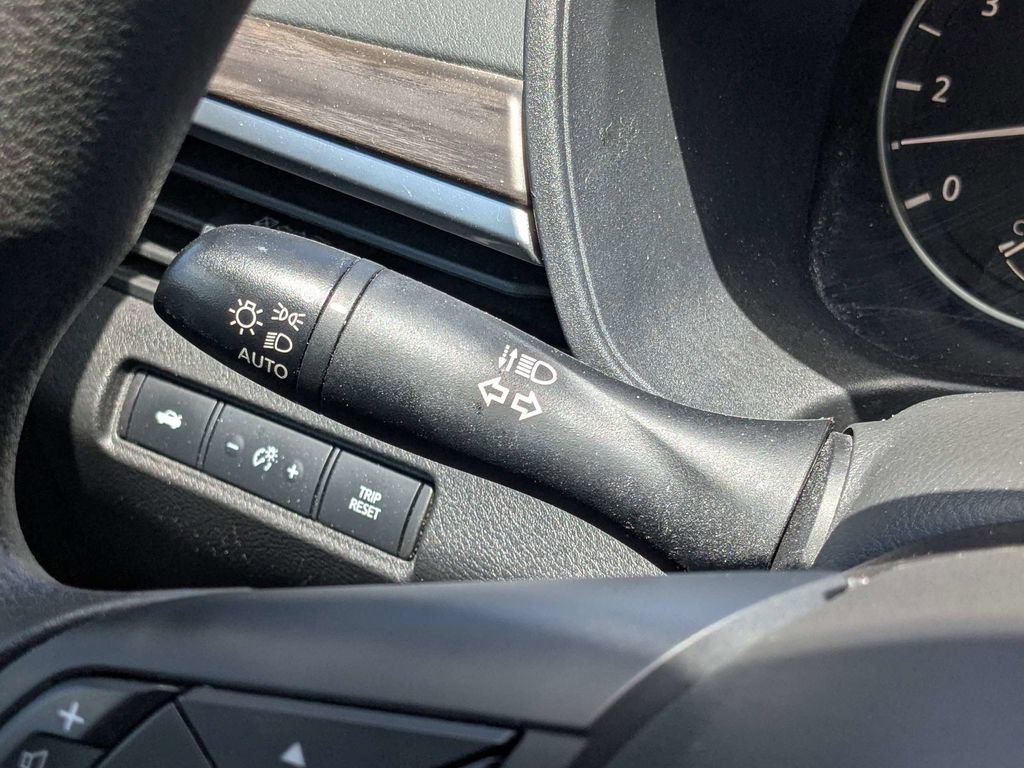 Used 2025 Nissan Altima 2.5 SV FWD image 23