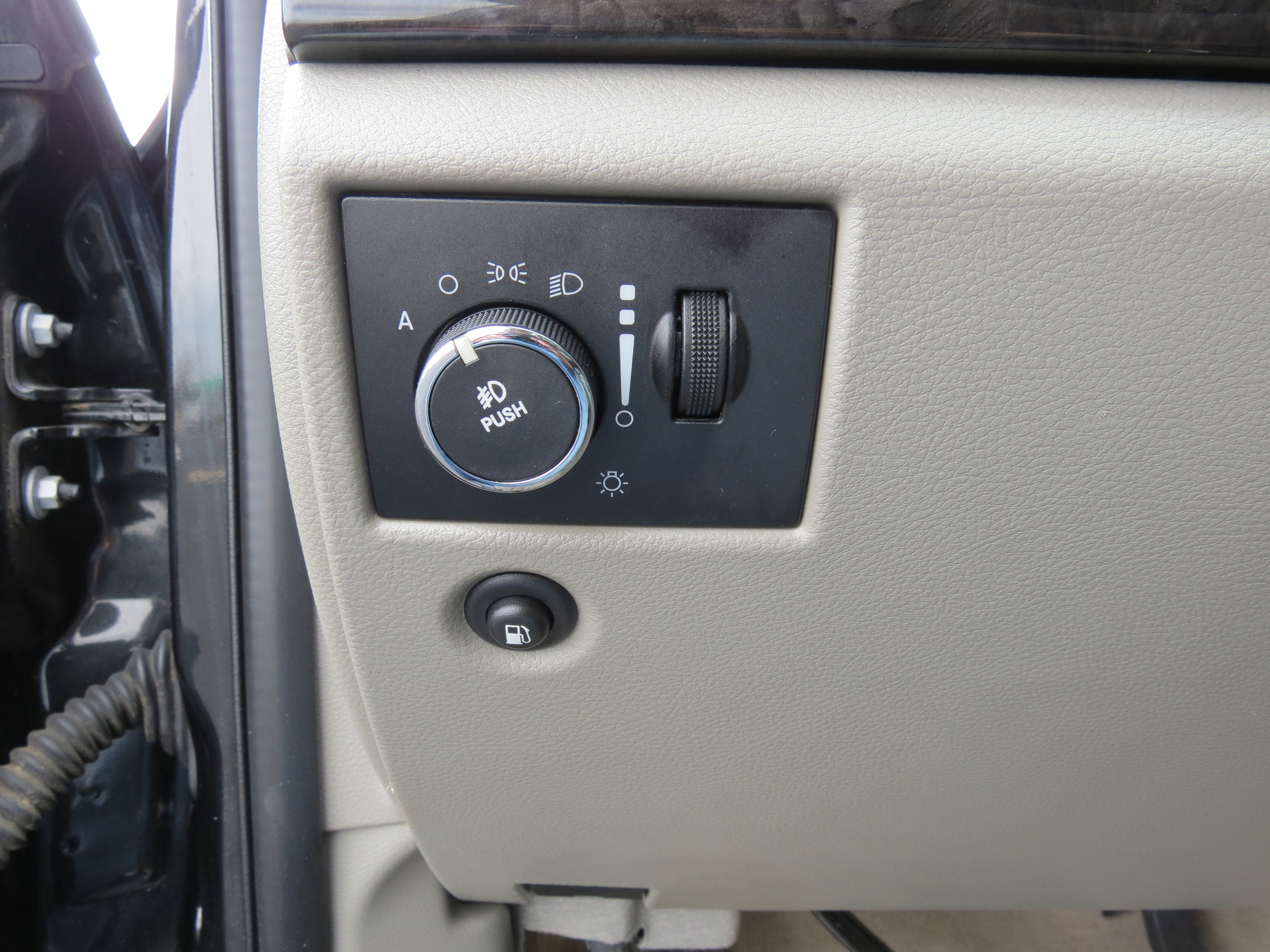 Used 2012 Jeep Grand Cherokee Laredo RWD image 17