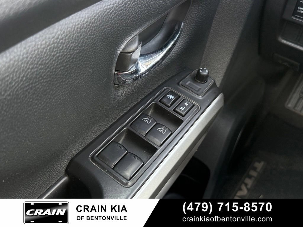 Used 2022 Nissan Titan SV AWD/4WD image 17