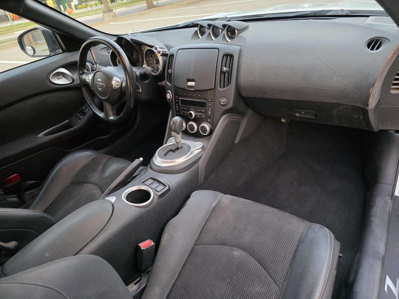 Used 2011 Nissan 370Z Touring image 15