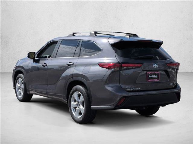 Used 2023 Toyota Highlander LE FWD image 6