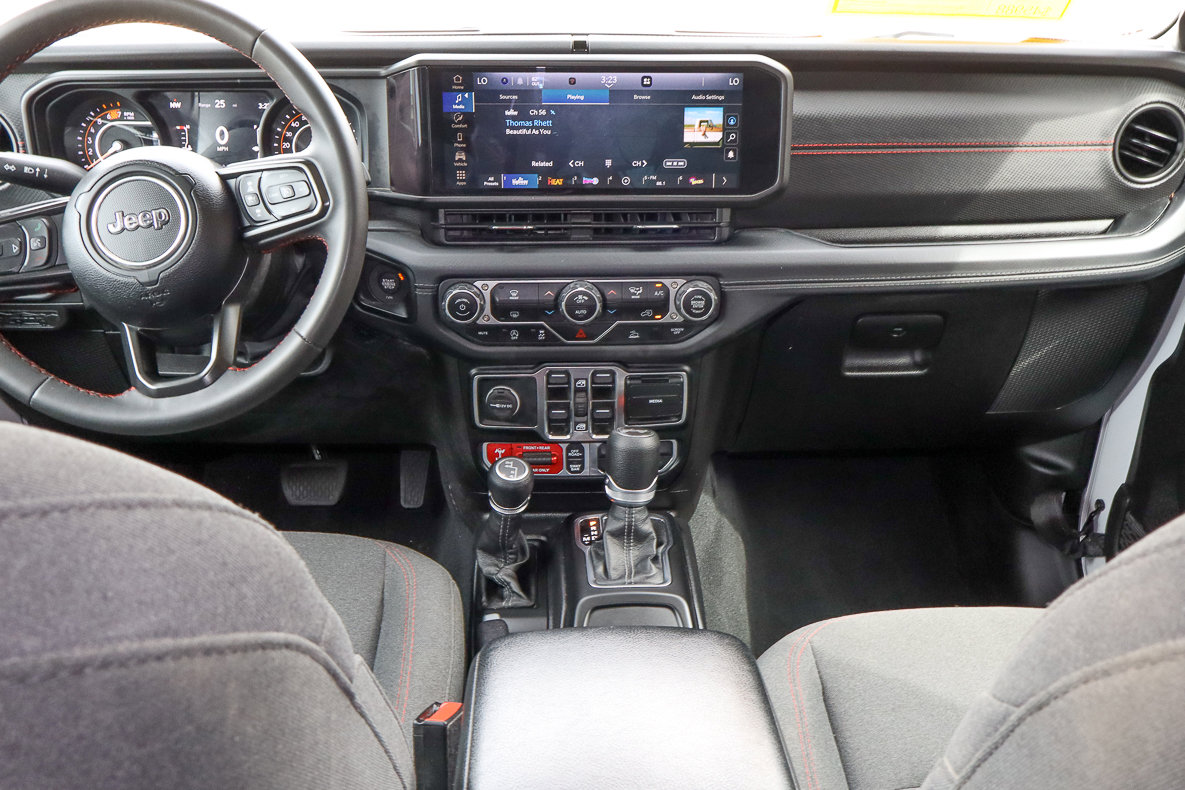Used 2024 Jeep Wrangler Rubicon image 10