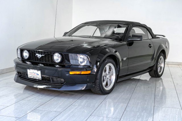 Used 2006 Ford Mustang GT RWD image 4
