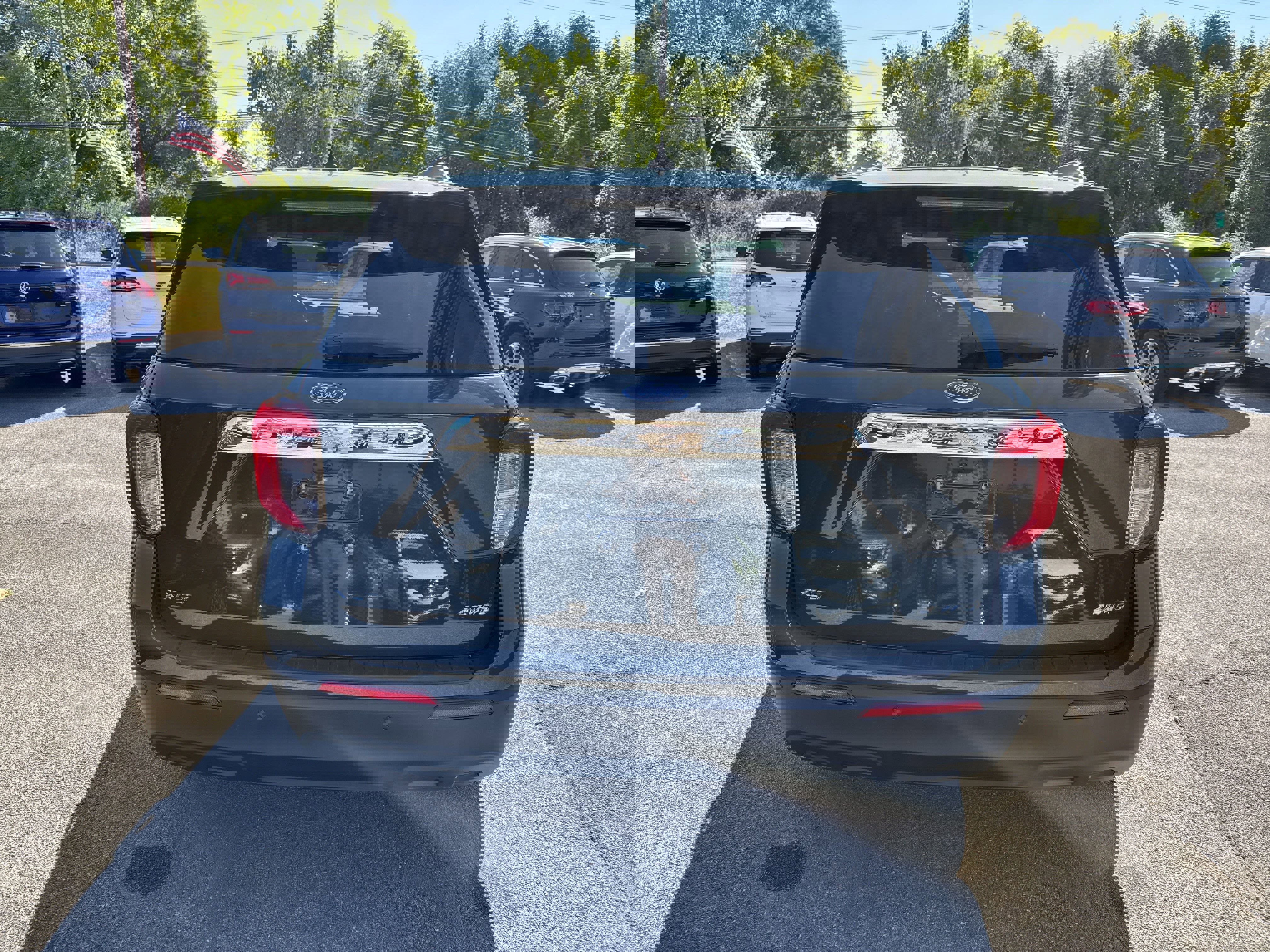 Used 2022 Ford Explorer XLT image 6