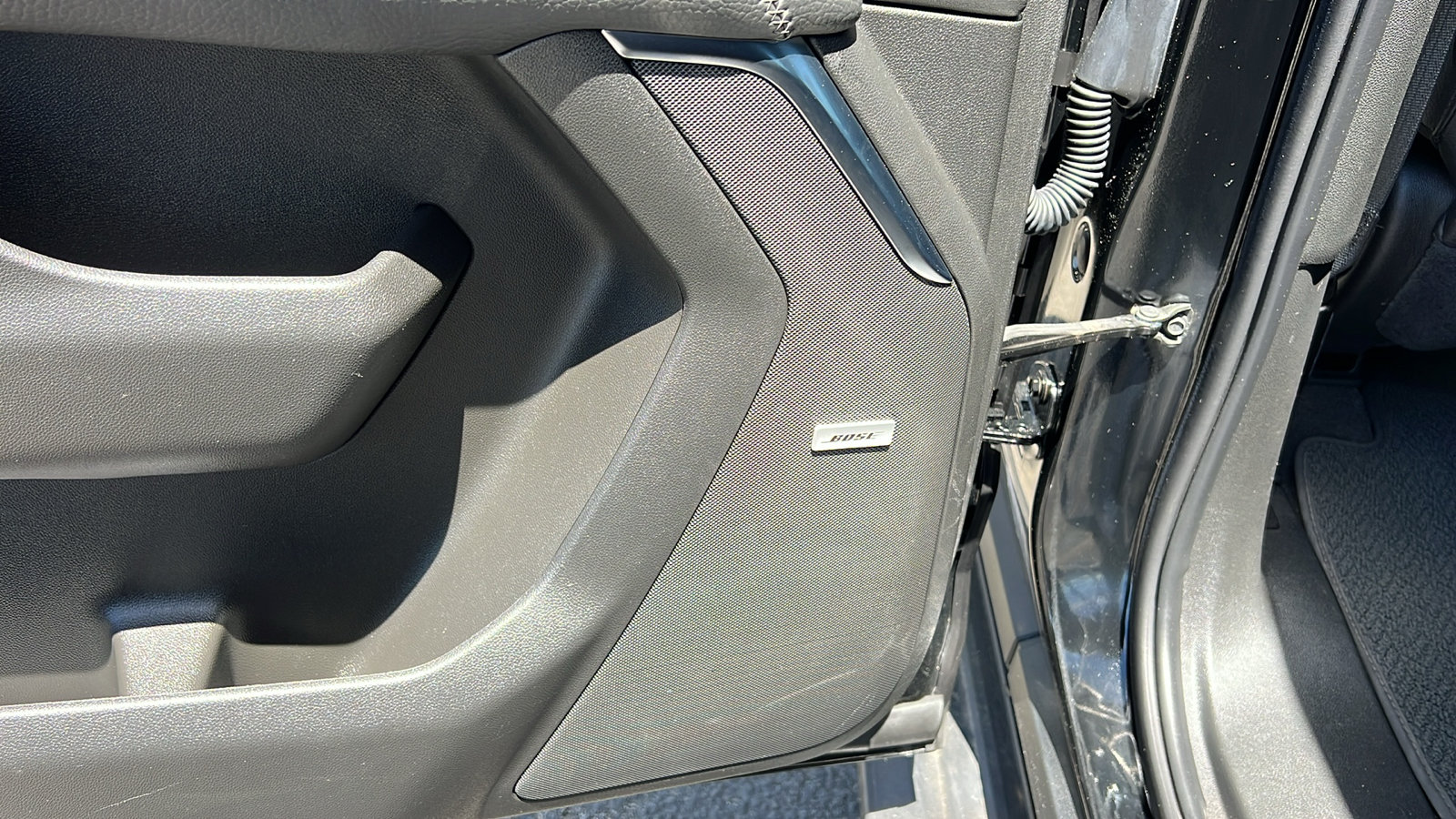 Certified 2025 GMC Yukon XL Denali AWD/4WD image 16